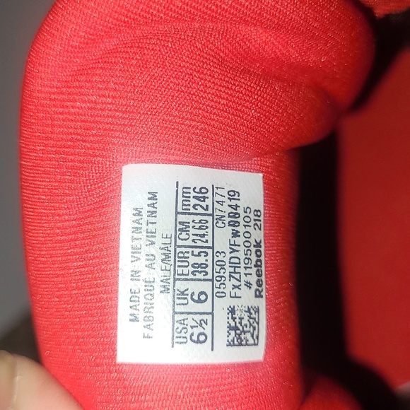 All Red Reebok with red shoe strings - Picture 8 of 12